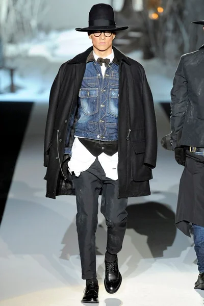 Look 25